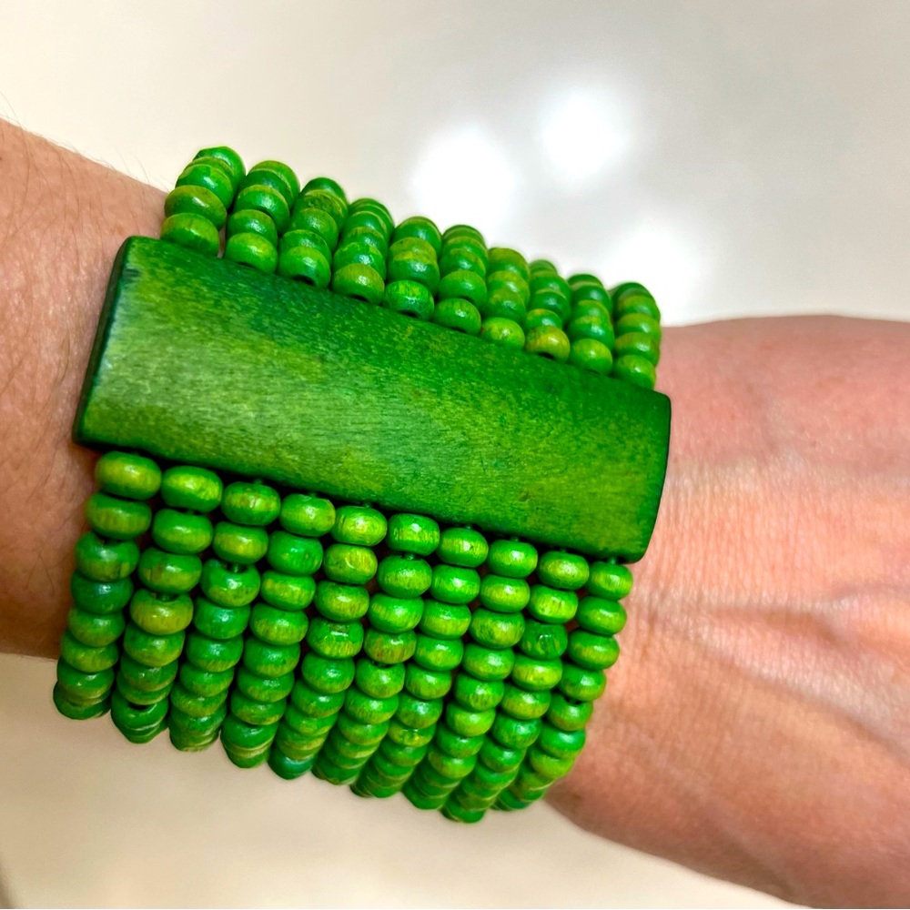 Green wooden beaded bracelet